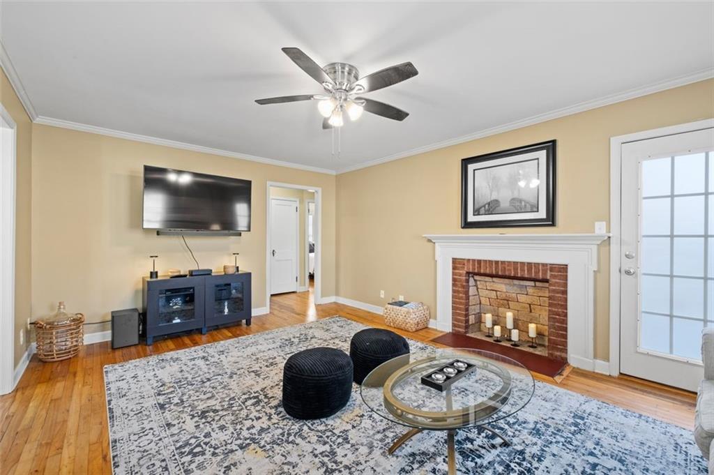 238 Crescent Circle SW