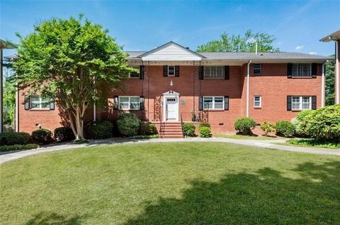 Photo of 3660 Peachtree NE #C2, Atlanta, GA 30319 (MLS # 7754381)