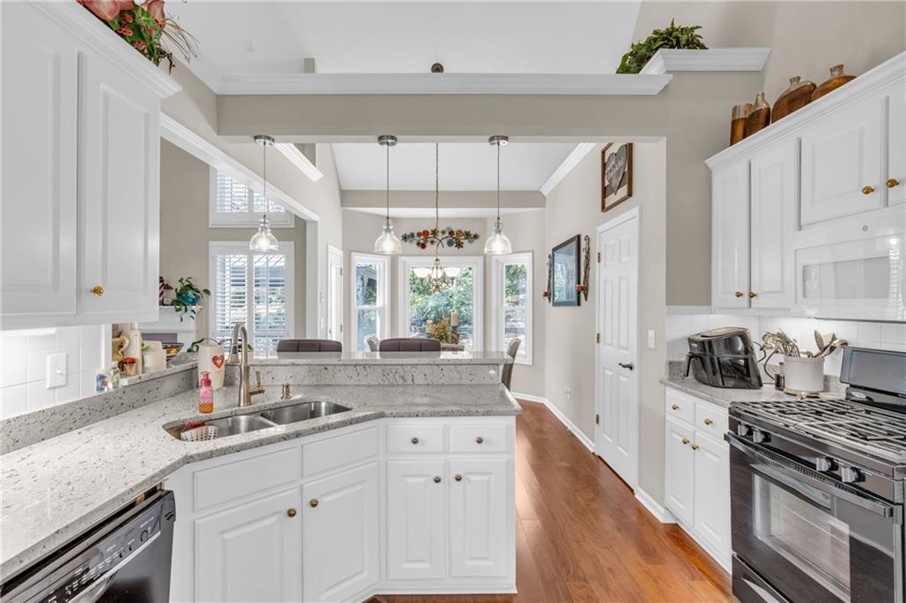 4090 Cherry Ridge Walk, Suwanee, Georgia image 17