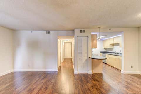 Condo For Sale - 381 Ralph Mcgill Boulevard #E<br/> Atlanta, GA 30312