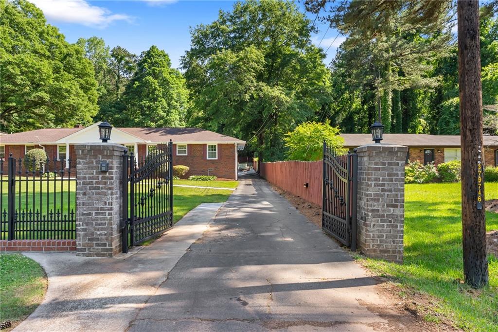 767 Woodvalley Road SW