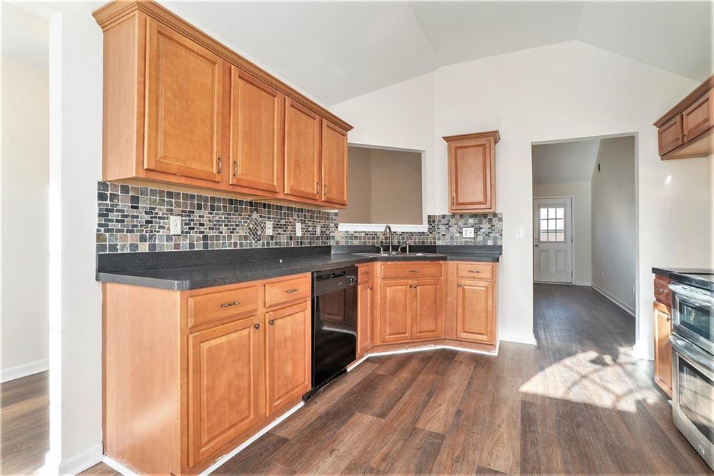 1013 Bluecoat Circle, Hampton, Georgia image 7