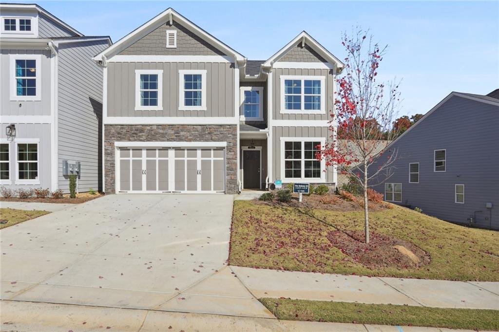 220 Lakeside Place