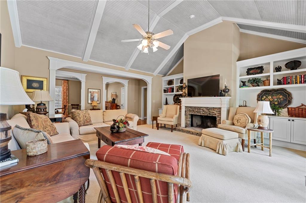 87 Pine Knoll