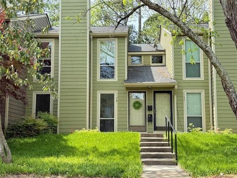 Townhouse For Sale - 1148 Riverbend Club Drive<br/> Atlanta, GA 30339