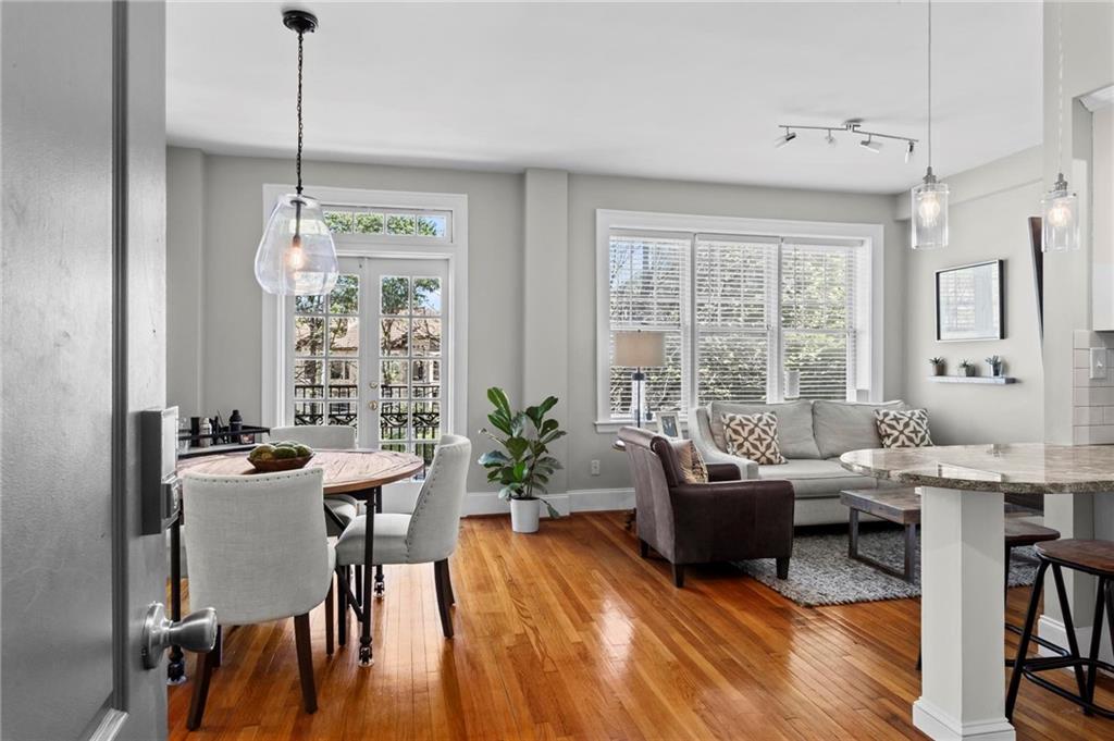 908 Juniper Street NE 207