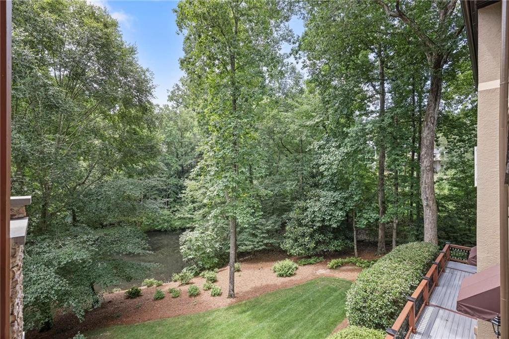 850 Jett Ferry Manor