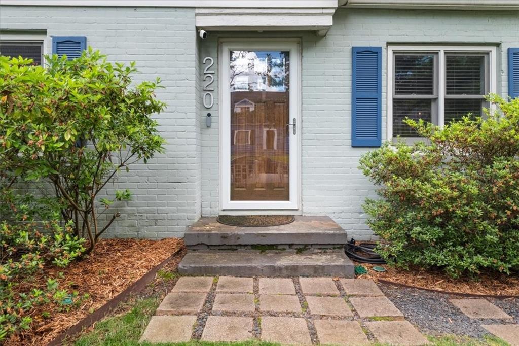 220 Sisson Avenue NE