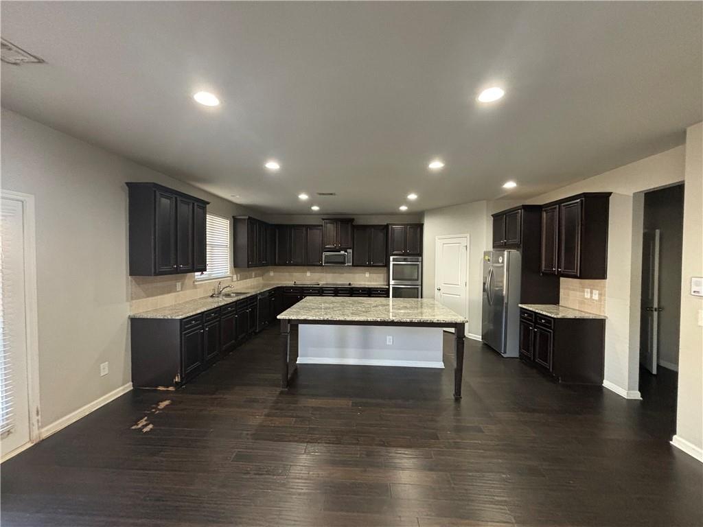566 Mariposa Lane