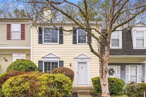 Townhouse For Sale - 1203 Wedgewood Court<br/> Sandy Springs, GA 30350