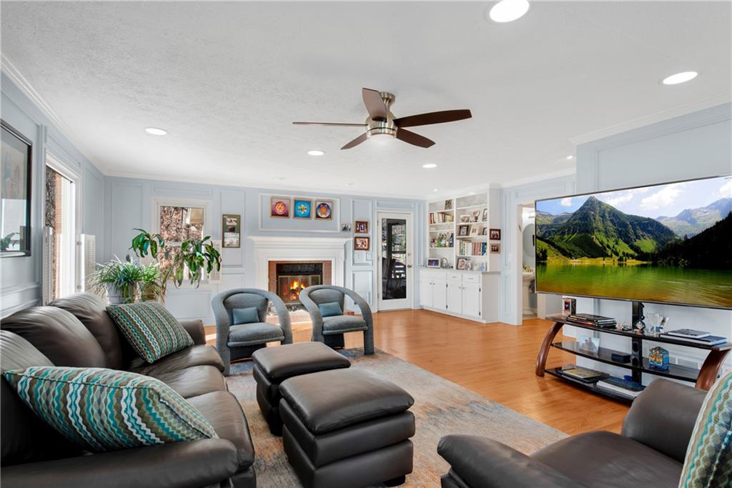 2137 Spindrift Court