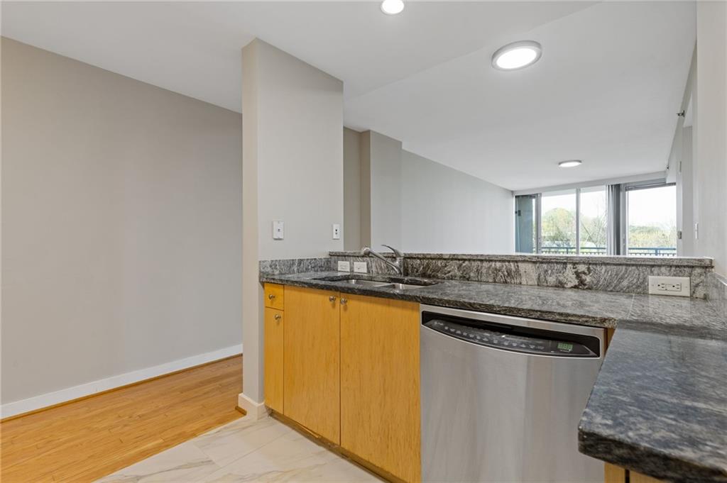 3338 Peachtree Road APT 403