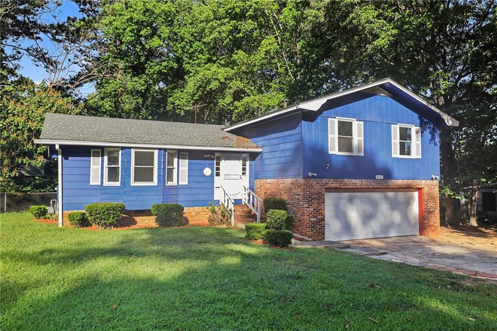 8121 Woodcliff Trail