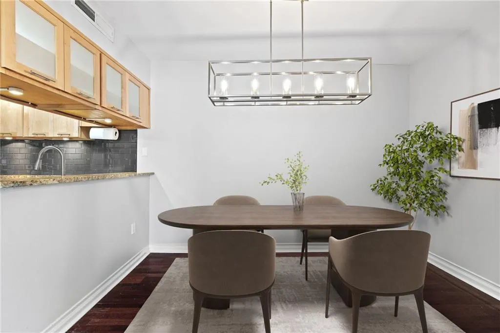 Atlanta, Georgia 30309, United States, 2 Bedrooms Bedrooms, ,2 BathroomsBathrooms,Residential,Active,169931