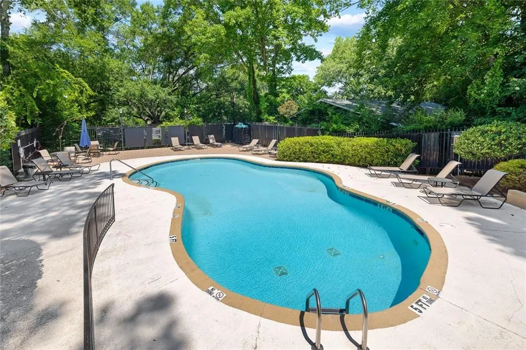 Atlanta, Georgia 30309, United States, 2 Bedrooms Bedrooms, ,2 BathroomsBathrooms,Residential,Active,169931