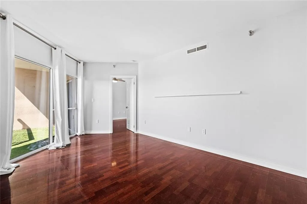 Atlanta, Georgia 30309, United States, 2 Bedrooms Bedrooms, ,2 BathroomsBathrooms,Residential,Active,169931