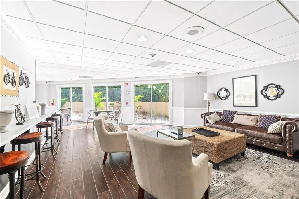 Atlanta, Georgia 30309, United States, 2 Bedrooms Bedrooms, ,2 BathroomsBathrooms,Residential,Active,169931