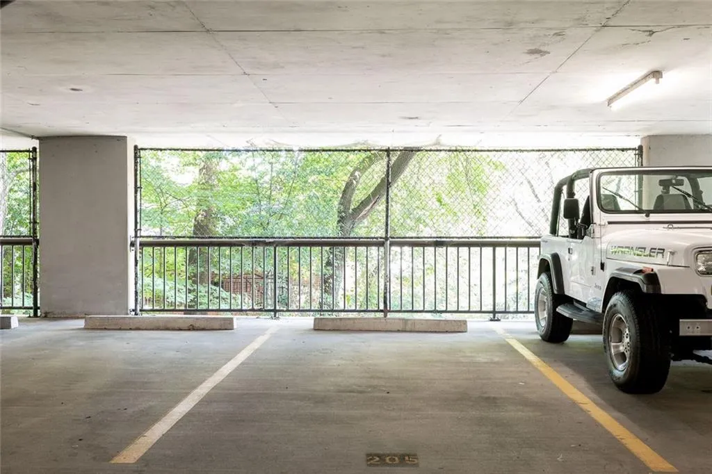 Atlanta, Georgia 30309, United States, 2 Bedrooms Bedrooms, ,2 BathroomsBathrooms,Residential,Active,169931