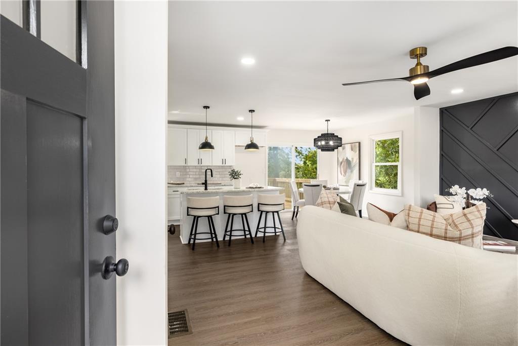 1483 Town Country Drive SE