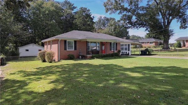 304 MOBLEY ST, GRIFFIN, GA 30223 - Image 96b7d4dc3f8b45656d579b0a18c48374/3310634659