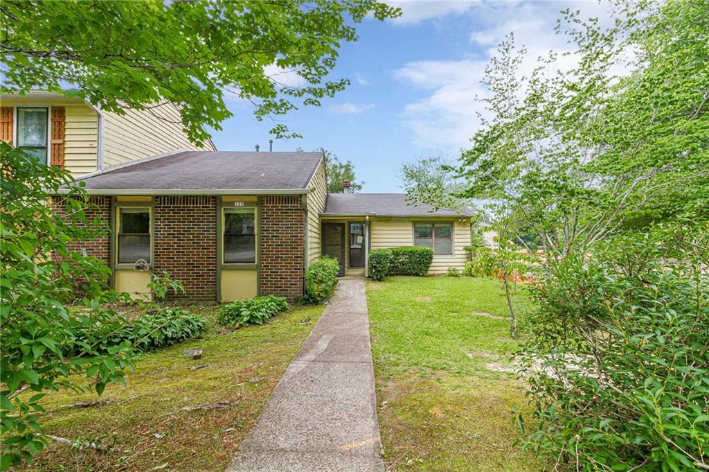 122 Sandalwood Circle