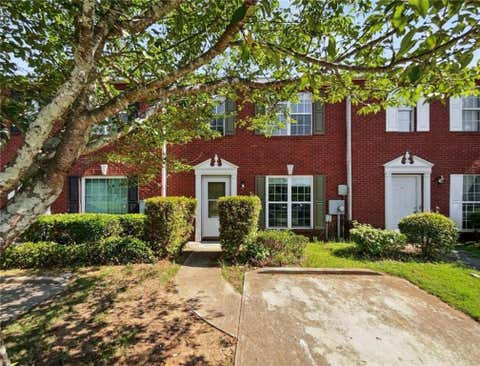 Townhouse For Rent - 5823 Strathmoor Manor Circle<br/> Lithonia, GA 30058