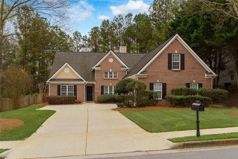 Homes For Sale - 4003 Suwanee Place Drive<br/> Suwanee, GA 30024
