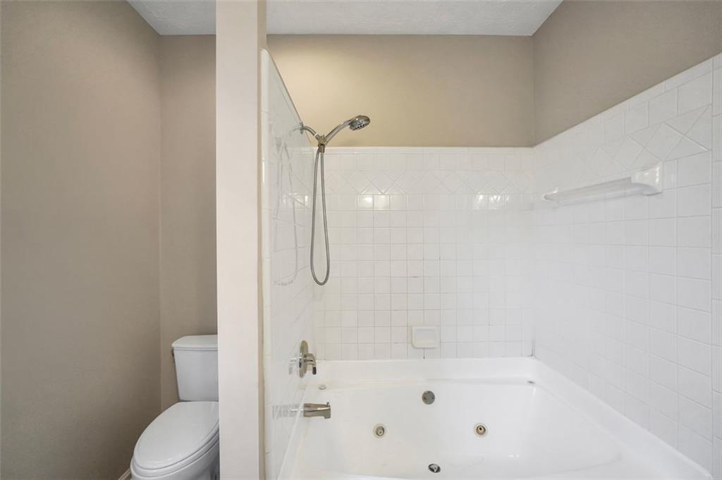 5600 Walnut Creek Court, Lilburn, Georgia image 24