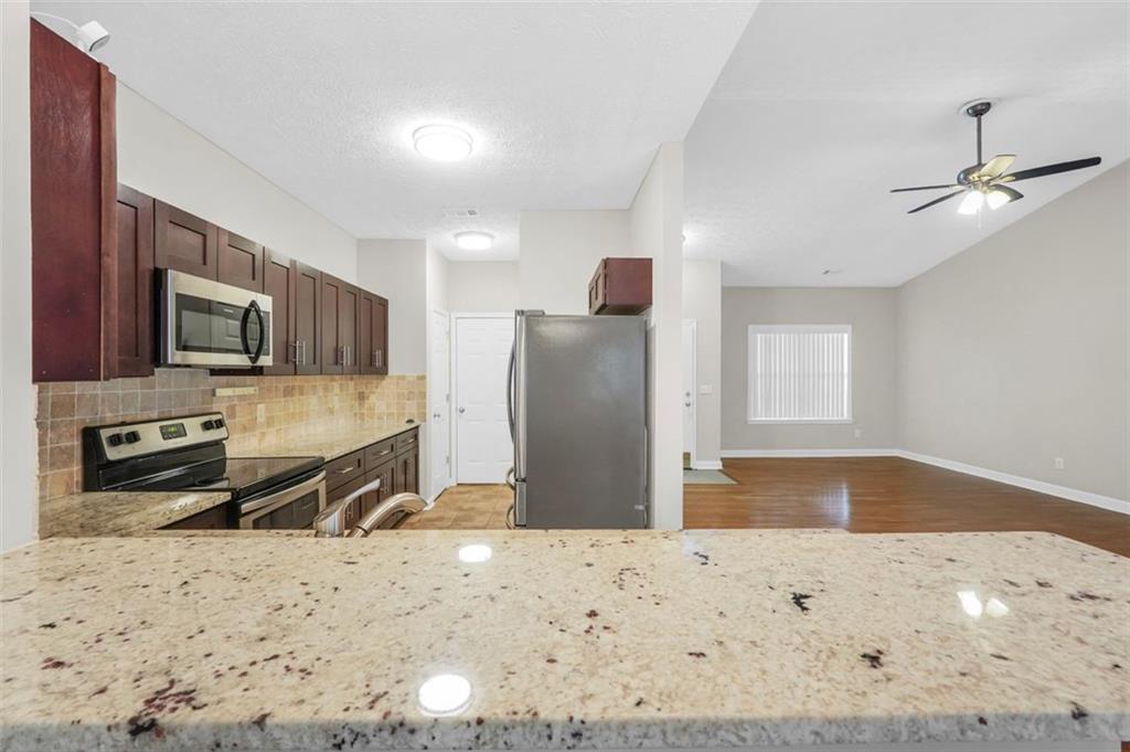 5600 Walnut Creek Court, Lilburn, Georgia image 11