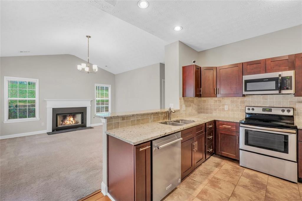 5600 Walnut Creek Court, Lilburn, Georgia image 10