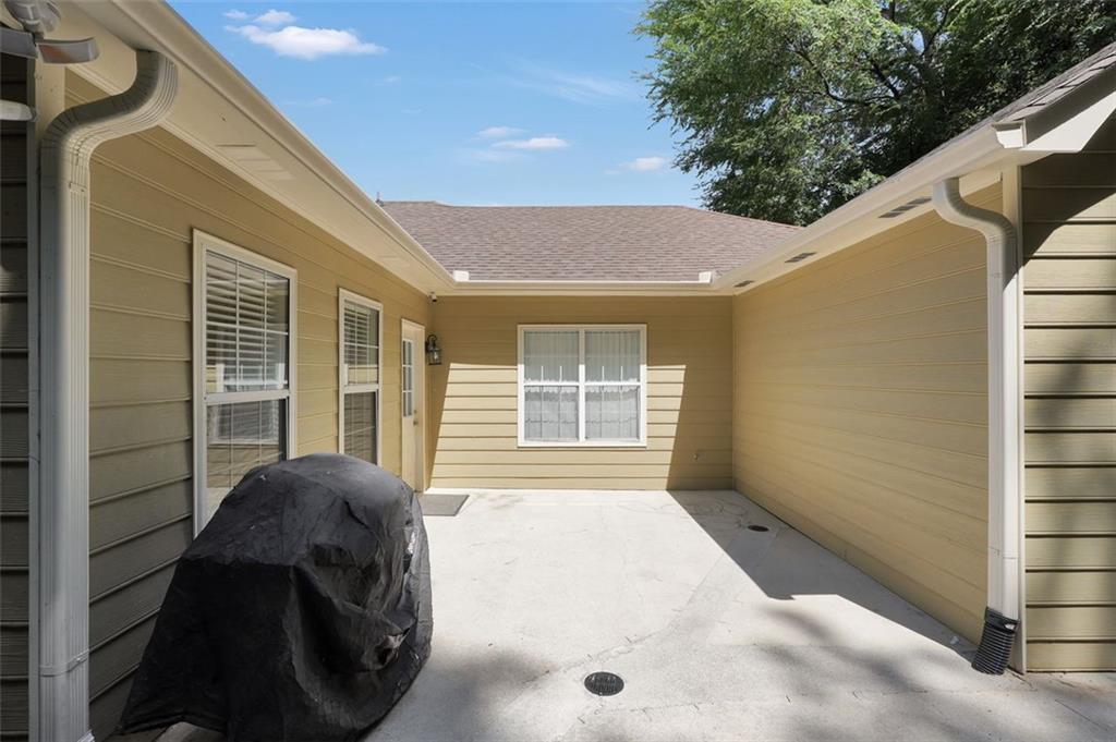 5600 Walnut Creek Court, Lilburn, Georgia image 36