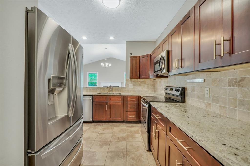 5600 Walnut Creek Court, Lilburn, Georgia image 13
