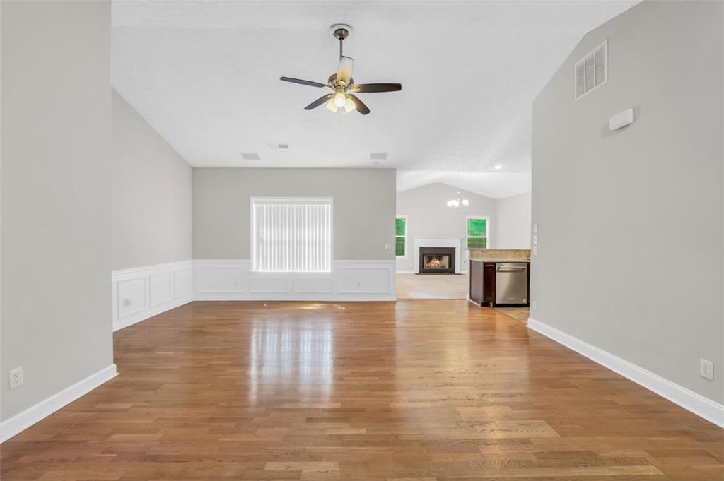 5600 Walnut Creek Court, Lilburn, Georgia image 9