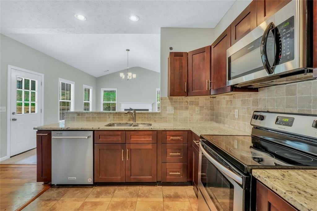 5600 Walnut Creek Court, Lilburn, Georgia image 17
