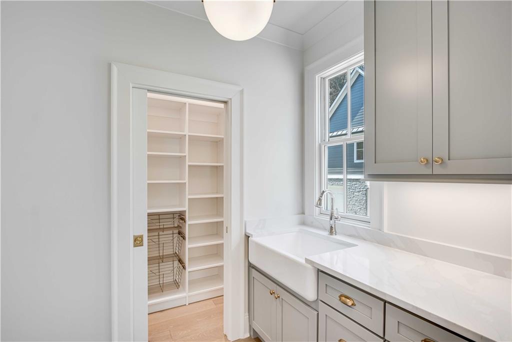 Longstreet Hills - Residential