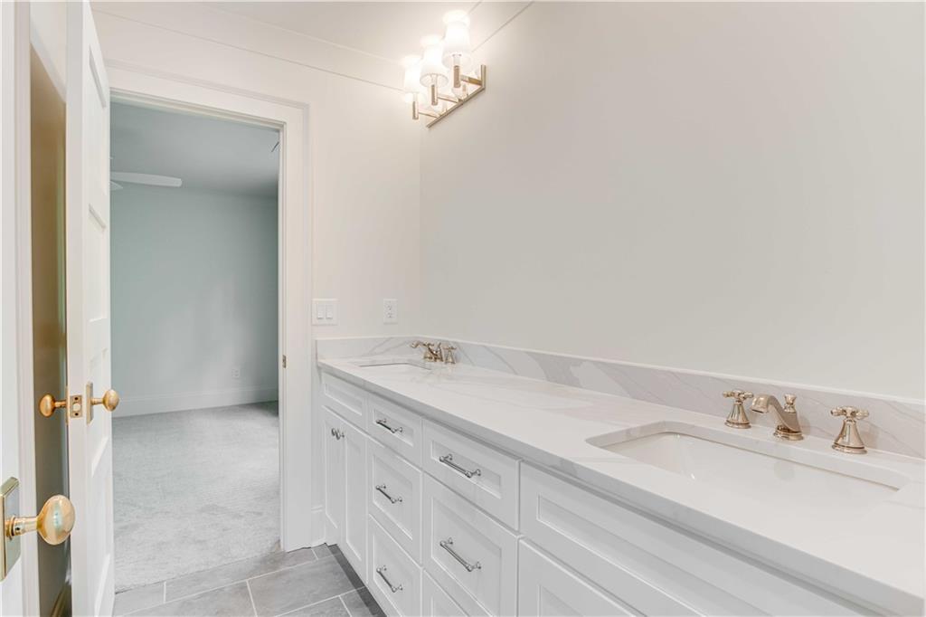 Longstreet Hills - Residential