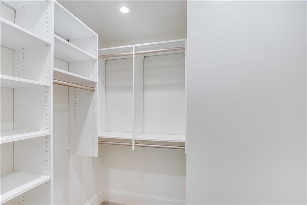 Longstreet Hills - Residential