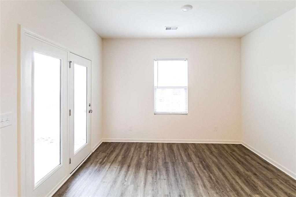 Streamwood Manor - Residential