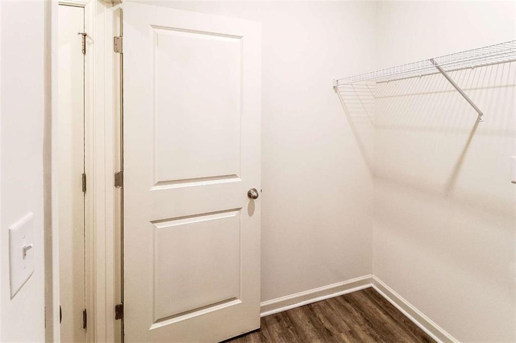 Streamwood Manor - Residential