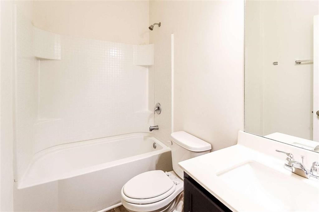 Streamwood Manor - Residential