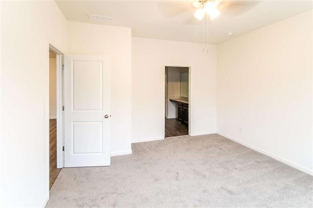 Streamwood Manor - Residential