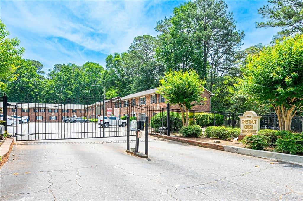 3665 Chestnut Drive F2