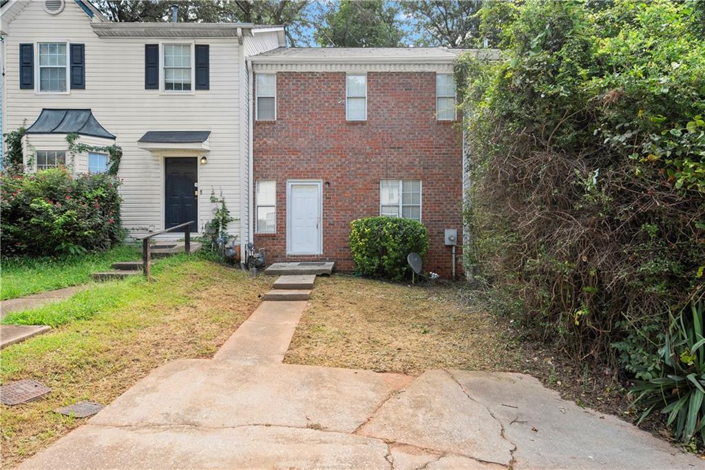 This beautifully updated townhouse is move-in ready and full of modern touches. Featuring fresh finishes throughout, it offers a bright, welcoming layout perfect for comfortable living. Recent upgrades include new flooring, new vanities, a brand-new roof, adding peace of mind for years to come. Conveniently located near shopping, dining, and major highways, this home combines style, function, and location in one great package.