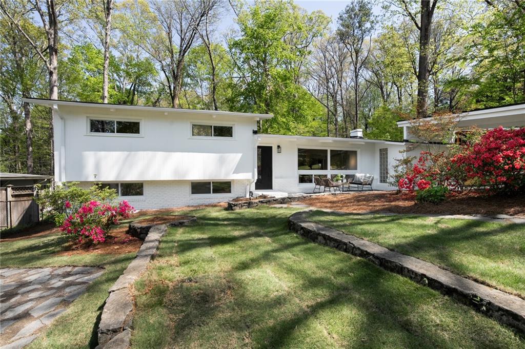 1690 Cotswold Drive, Brookhaven, Georgia image 3