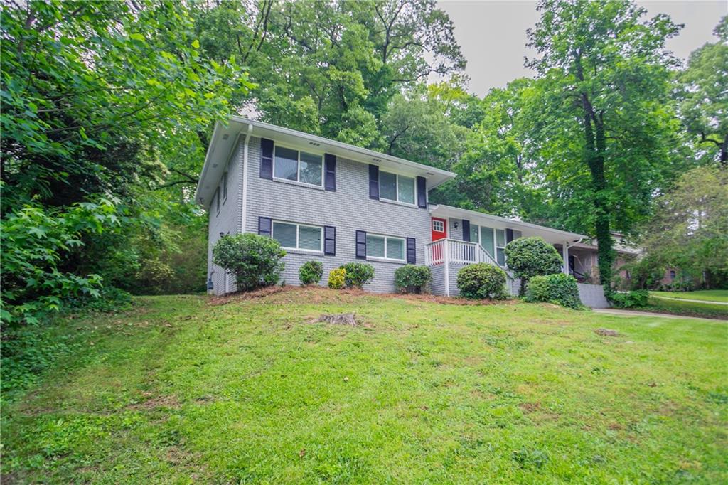 5795 Deerfield Trail, Atlanta, Georgia image 2