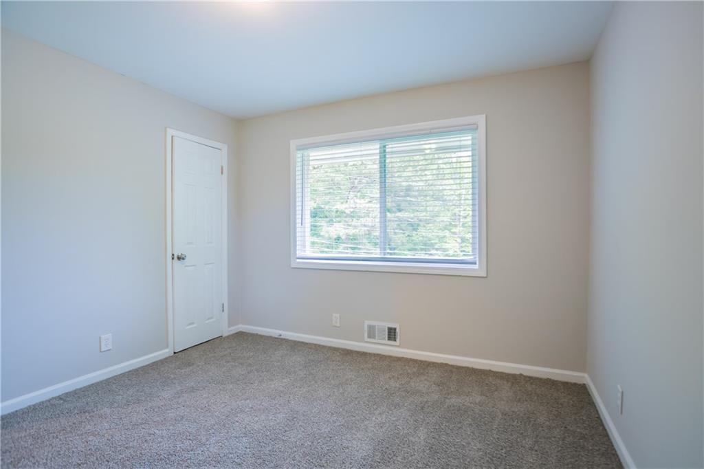 5795 Deerfield Trail, Atlanta, Georgia image 17