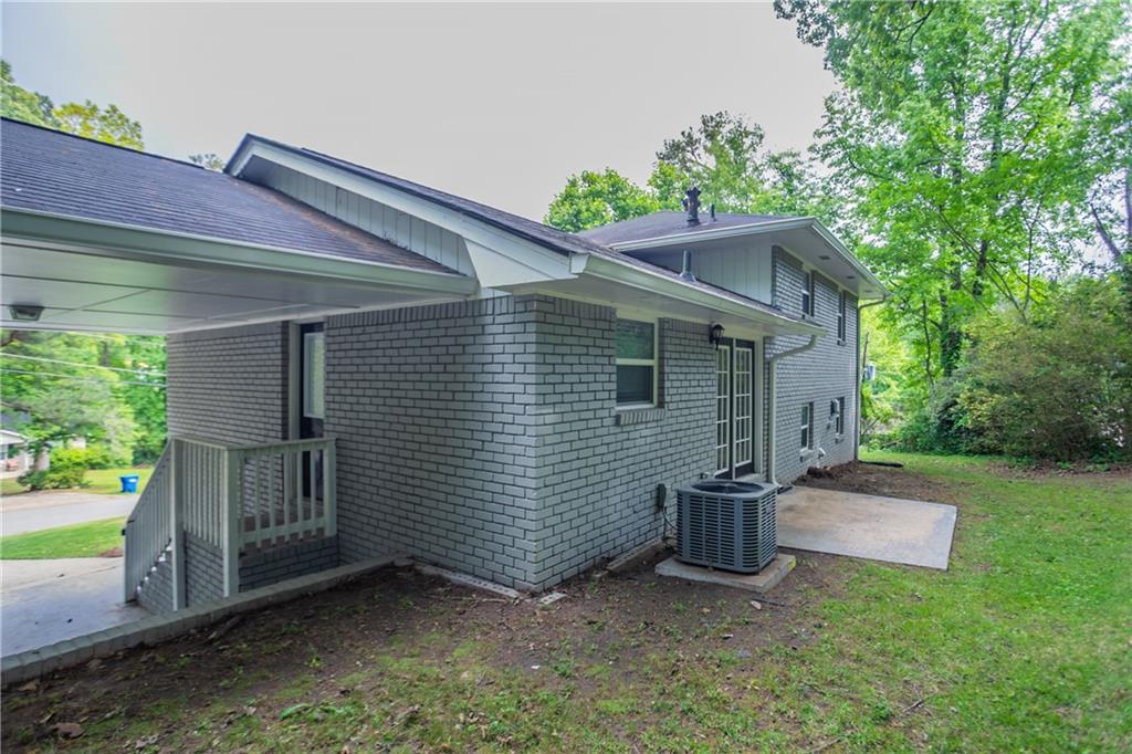 5795 Deerfield Trail, Atlanta, Georgia image 31