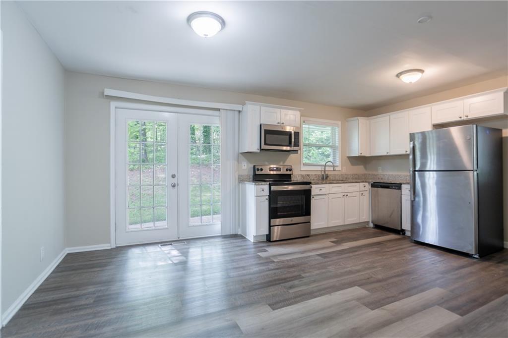 5795 Deerfield Trail, Atlanta, Georgia image 7