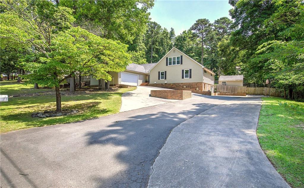 224 Shadowood Drive SE