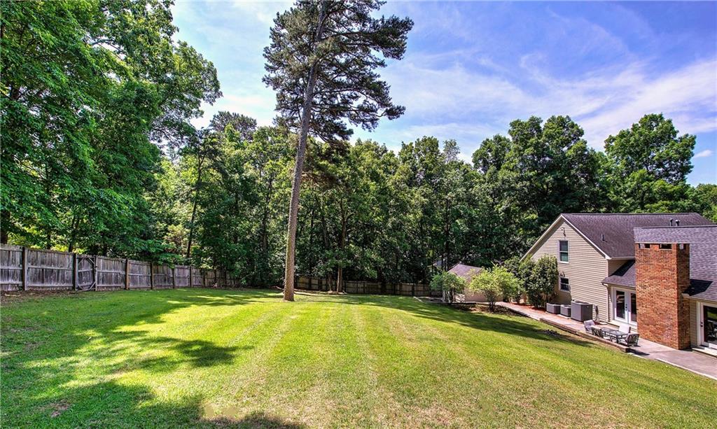 224 Shadowood Drive SE